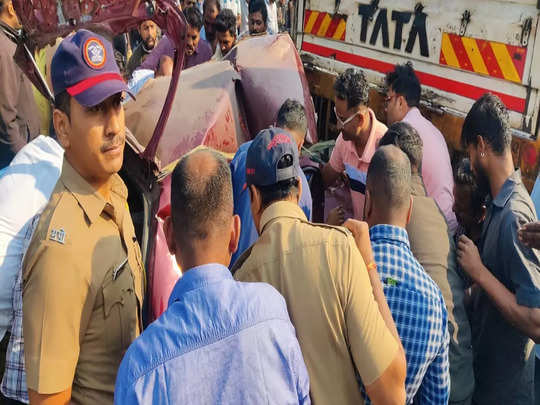 Pune Solapur Highway Accident