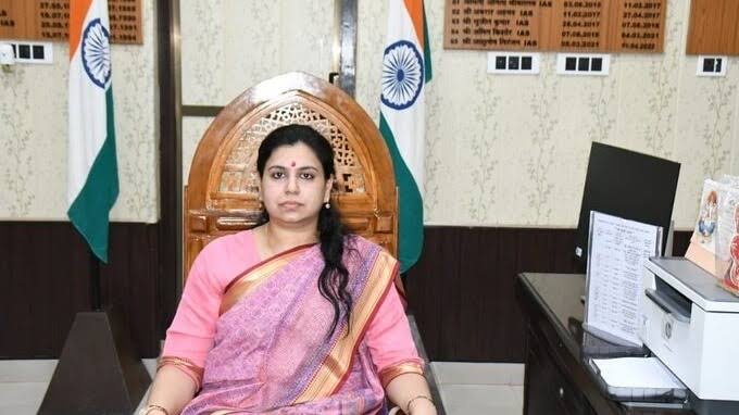 M IAS Divya Mittal