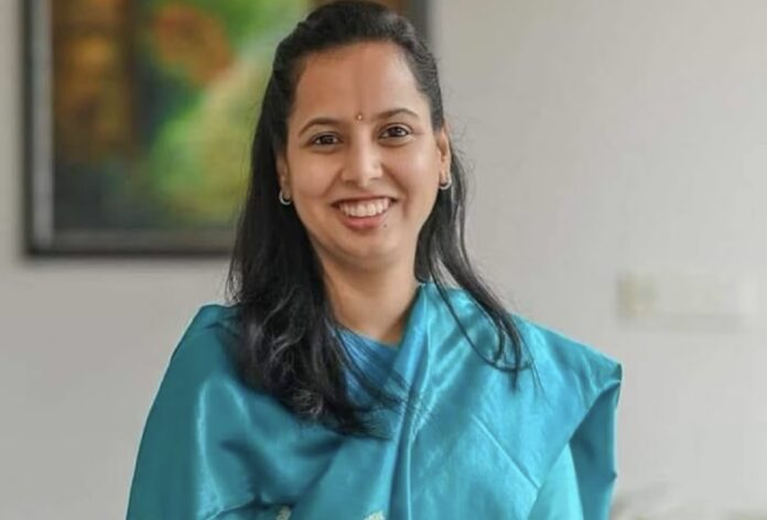 आदिती तटकरे