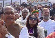 आपण एकमेव मालक आहोत, येथे विरोधी पक्ष अस्तित्वात नाही