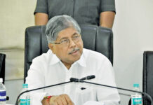 भोंदू बाबा अशोक खरात प्रकरण: मंत्री चंद्रकांत पाटील यांच्यावर गंभीर आरोप