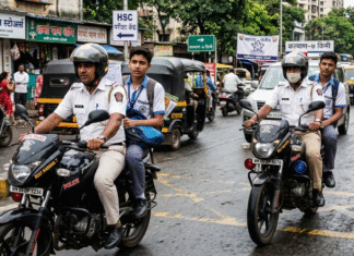 ‘खाकी’तील देवदूत: १२ वीच्या विद्यार्थ्यांसाठी पोलीस बनले ‘सारथी’