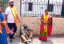 रणरणत्या उन्हात अनवाणी फिरणाऱ्या पायांना दिली माणुसकीची सावली: संभाजी ब्रिगेडचा स्तुत्य उपक्रम