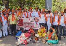 गॅस दरवाढीविरोधात सोलापुरात ठाकरे गटाचे ‘चूल पेटवा’ आंदोलन; मोदींना पाठवणार भाकरी!