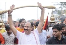 सीहोर येथील कुबेरेश्वर धाममध्ये भक्तीचा महापूर; कावड यात्रेत १७ लाख भाविक सहभागी