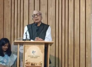 “पुतण्या एक दिवस नक्की…” फडणवीसांच्या काकांचे ‘ते’ विधान अन् राजकीय वर्तुळात चर्चांना उधाण!