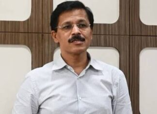 तुकाराम मुंढेंचा धडाका: शाहरुख खान, अजय आणि टायगरला FDA ची नोटीस
