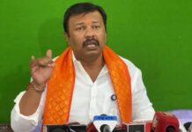 मराठा समाजाचे मोठे नुकसान; मनोज जरांगे भंपक अन् ढोंगी माणूस: अजय बारसकर यांचा घणाघात