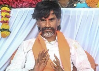 ‘समाजाचा विश्वासघात करणार नाही!’ जरांगेंच्या अश्रूंतून पेटला मराठा आरक्षणाचा अंगार; आझाद मैदानावर ठिय्या देण्यावर ठाम