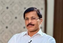 IAS तुकाराम मुंढे पोहोचले नाना पाटेकरांच्या अंत्यविधीला, पोस्ट चर्चेत